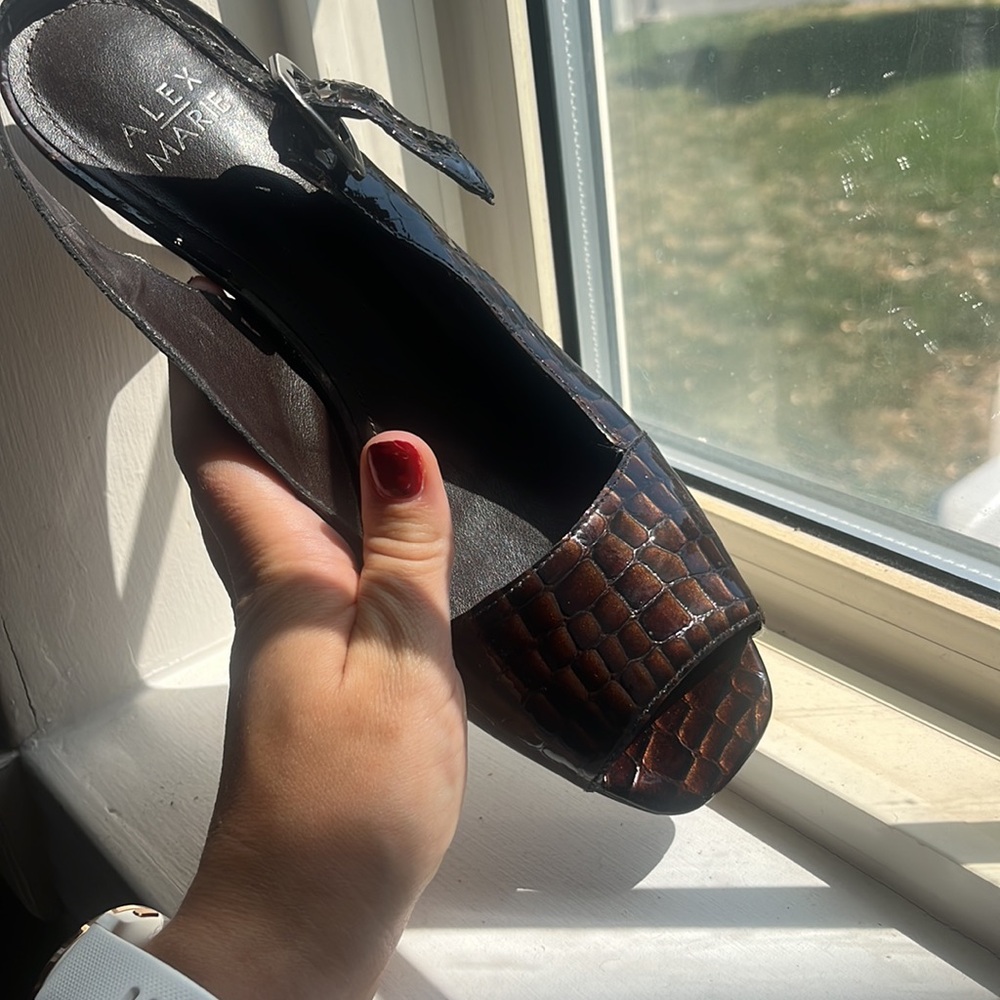 Vintage Tortoise Peep Toe Slingback Heel - 8